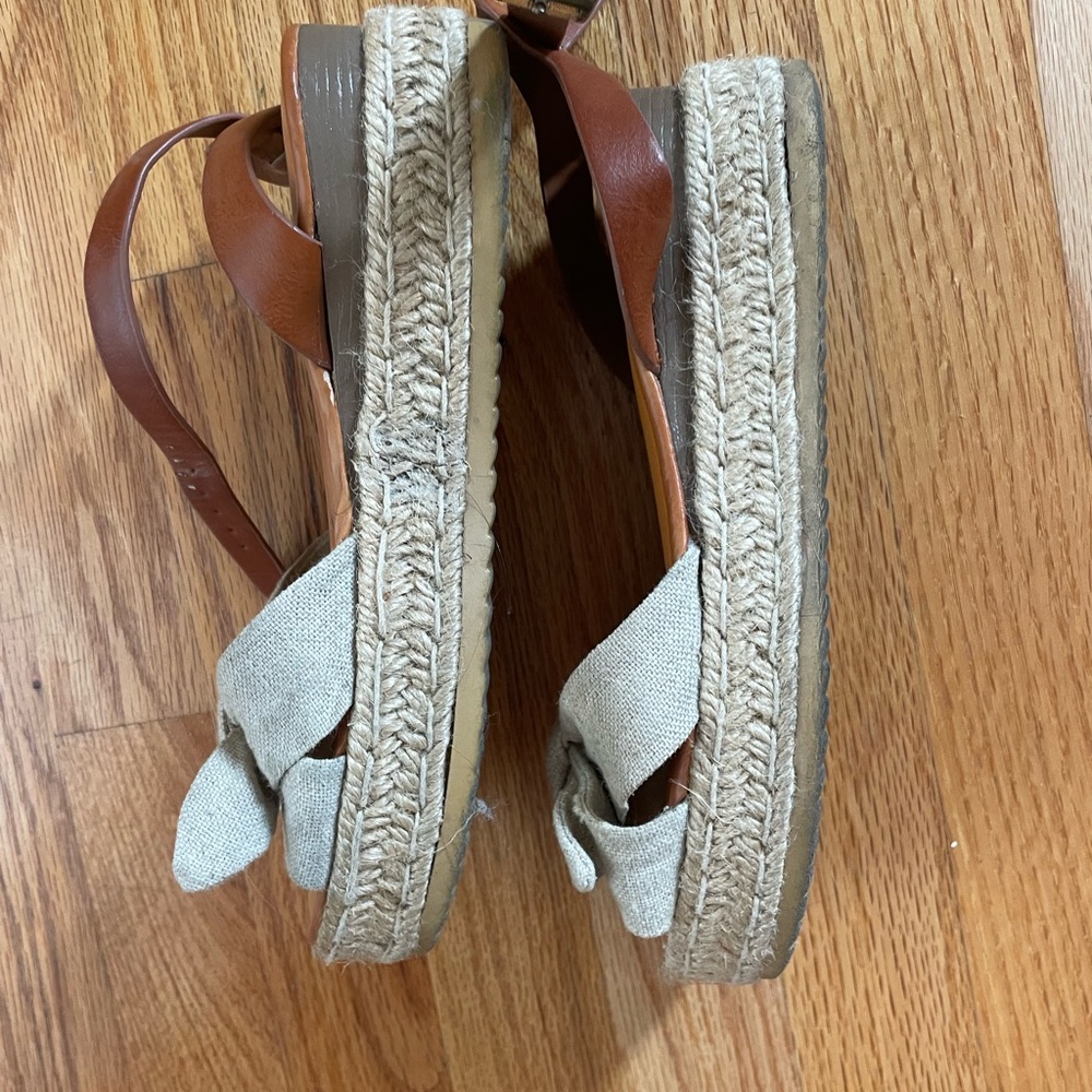 Platform sandals with bow - Picture 2 of 3